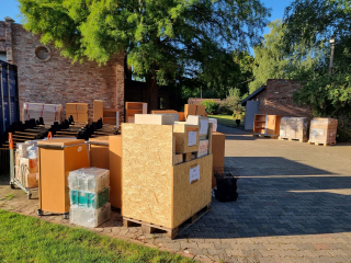 Werkzeuge-und-Bueromoebel